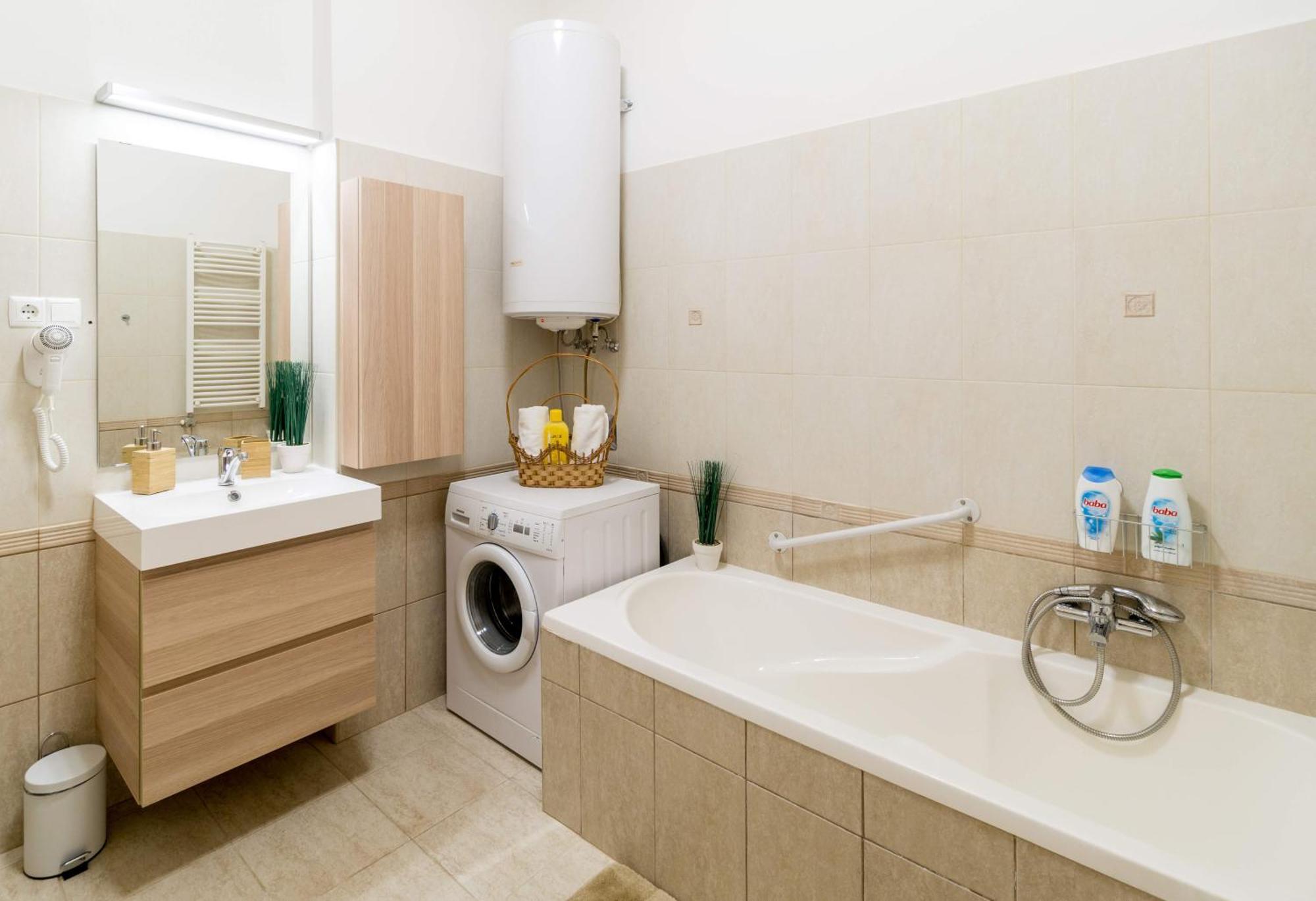 Exlcusive & City Central Located Suite By Prestige Homes Budapest Eksteriør bilde
