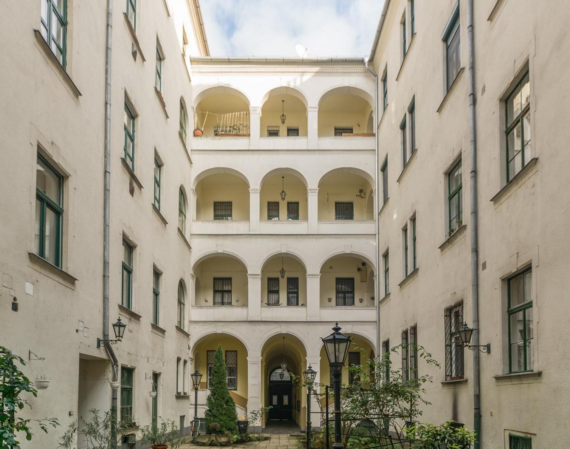 Exlcusive & City Central Located Suite By Prestige Homes Budapest Eksteriør bilde